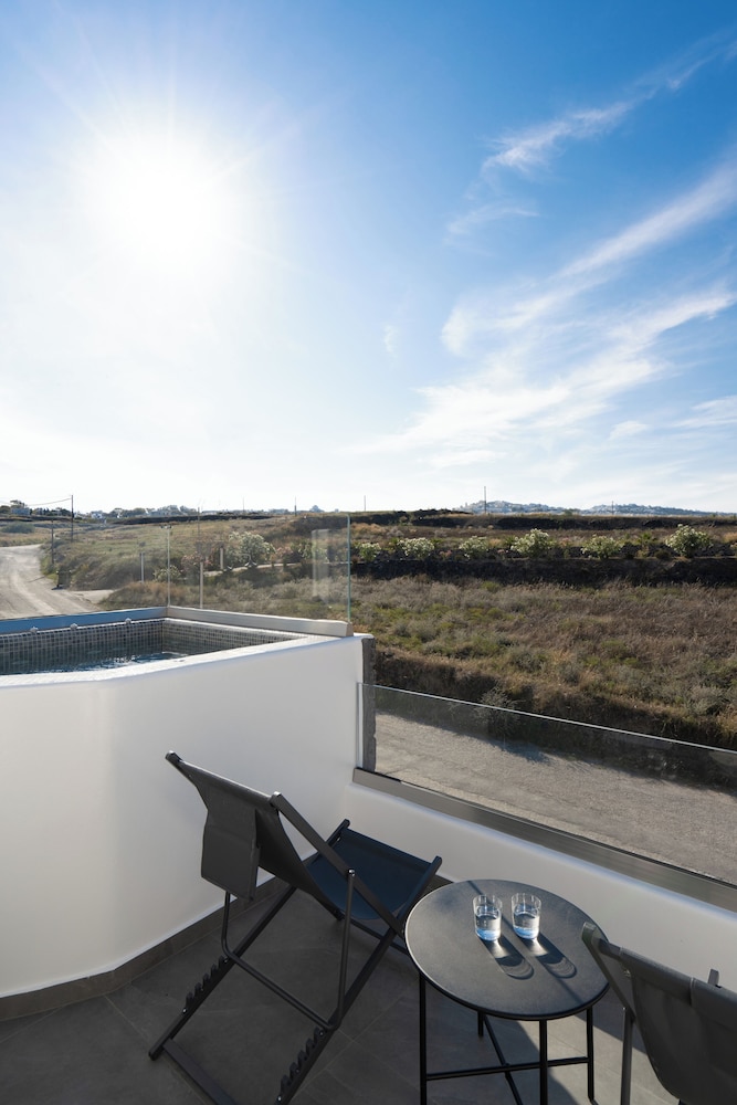 Premier Two Bedroom Villa with Hot Tub - Photo 6