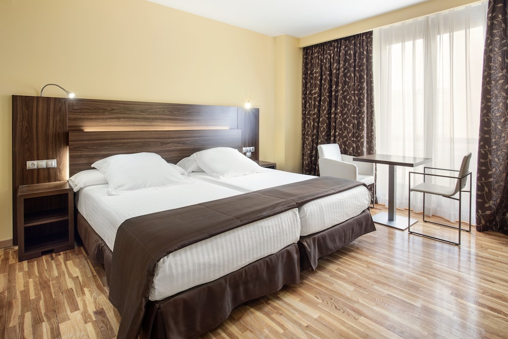 Double Room (Twin) - Photo 2