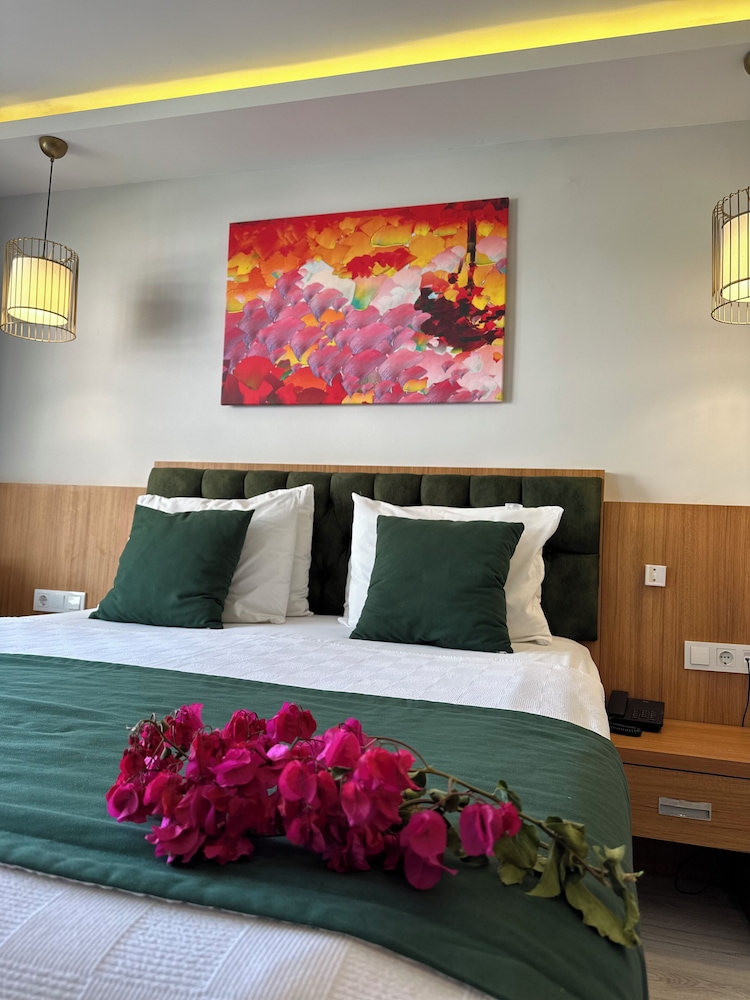 Standard Double Room, Partial Sea View - Photo 7