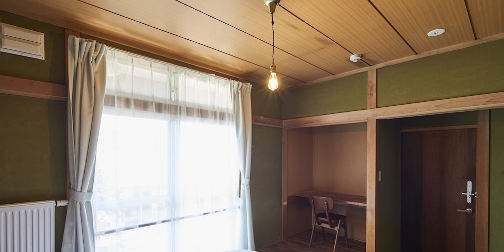 Double Room, Non Smoking - Photo 8
