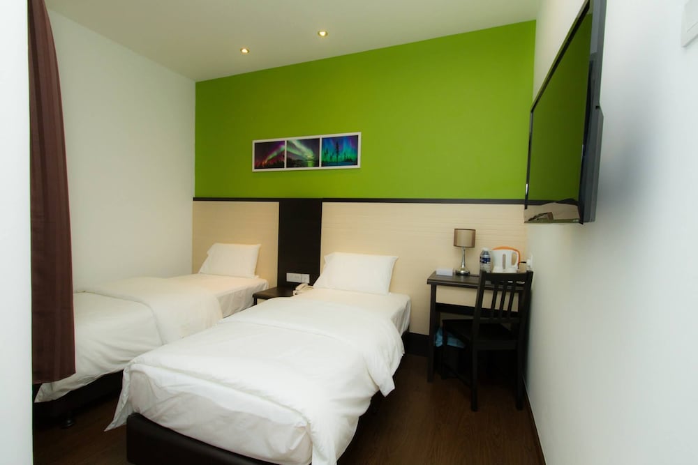Superior Twin Room, 2 Twin Beds - Photo 1