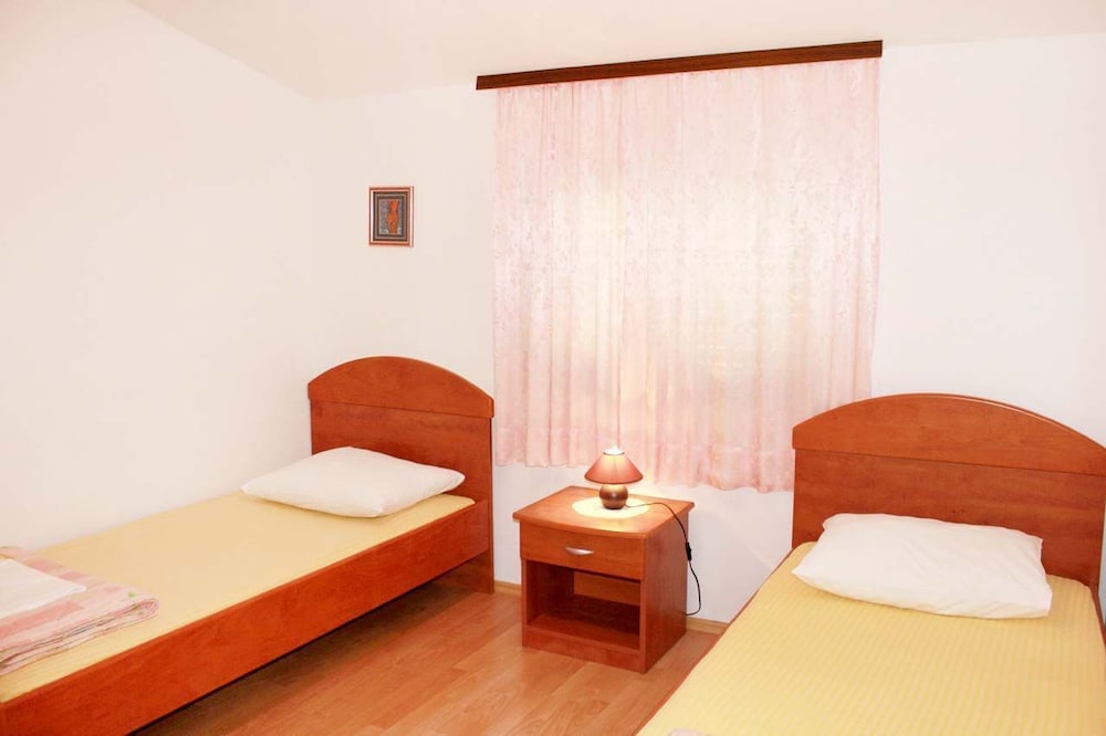 Apartment, 2 Bedrooms (F) photo 1