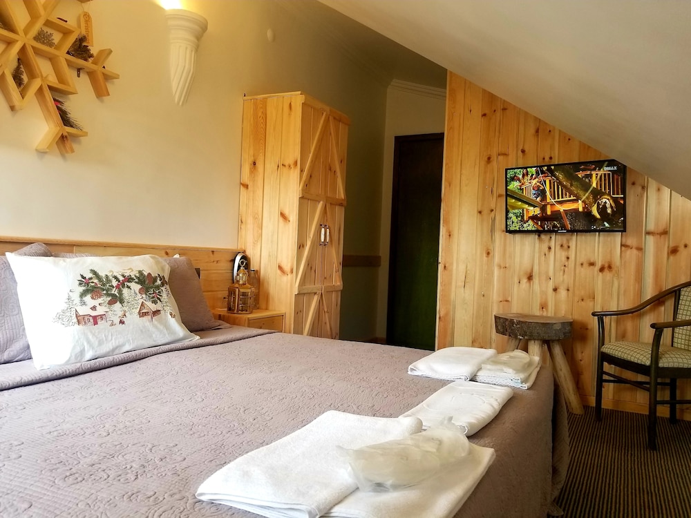 Twin Room (Attic) photo 2