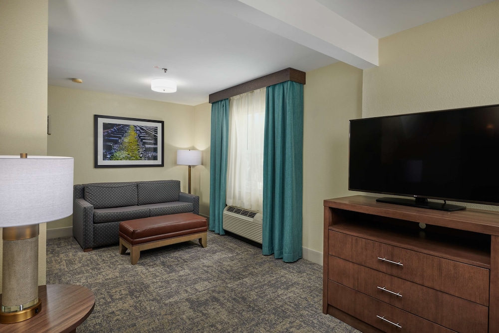 Suite, 1 Queen Bed, Non Smoking - Photo 4