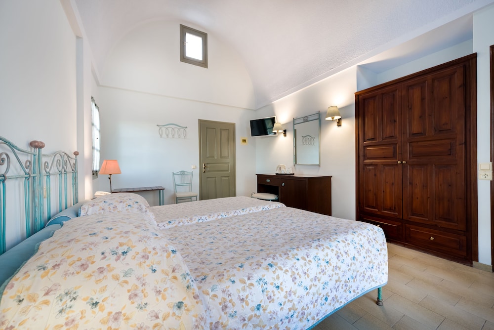 Standard Room, 1 Double or 2 Twin Beds - Photo 10