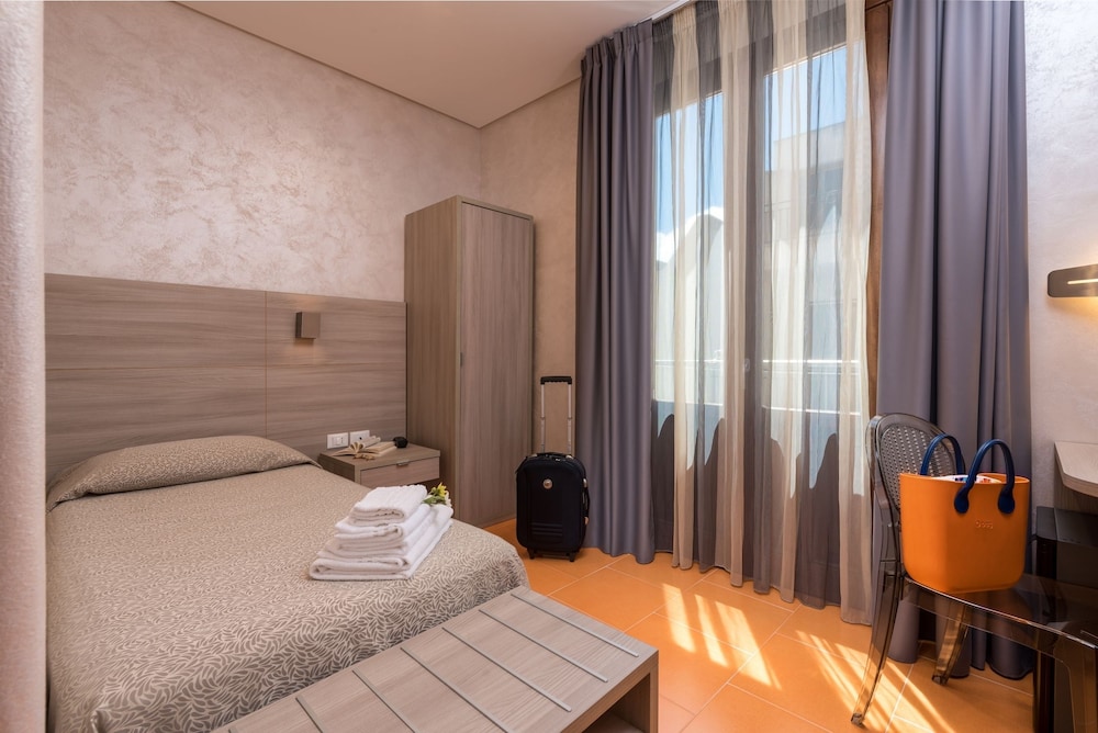 Single Room, Balcony photo 1