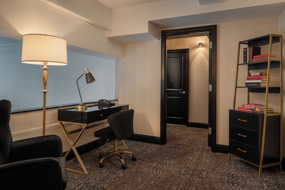 Broadway Skyline Suite