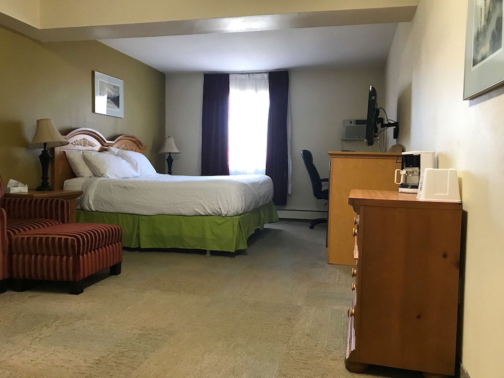 Deluxe Suite, 1 King Bed, Non Smoking, Kitchen photo 1