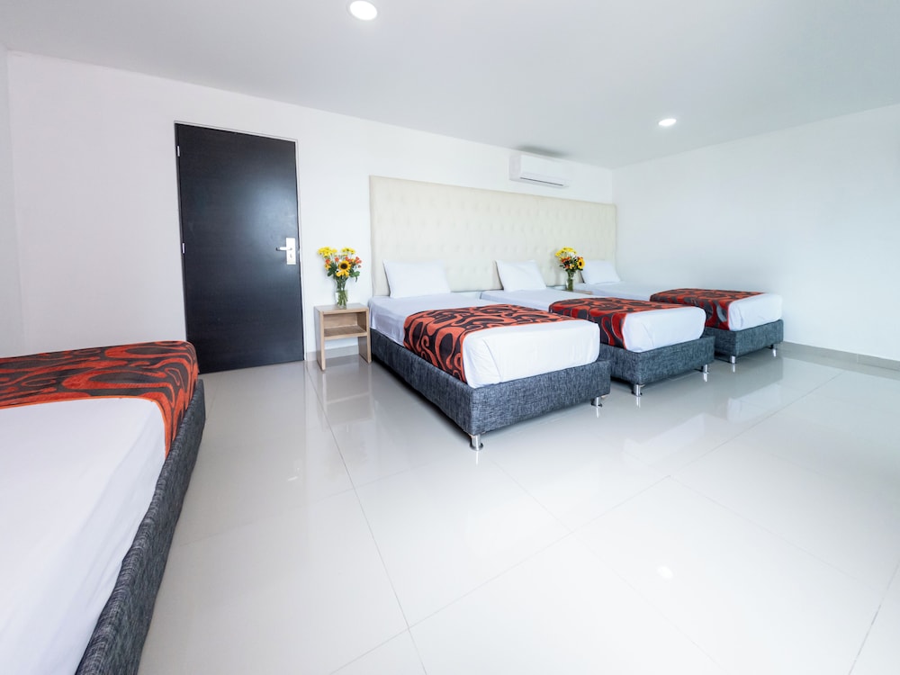 Junior Quadruple Room photo 3