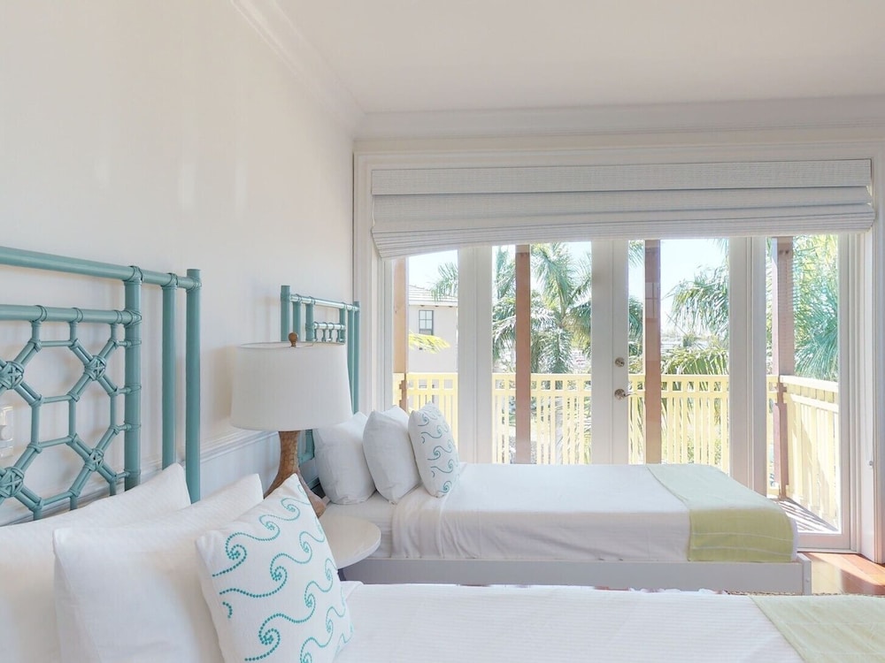 Townhome, Pool View
