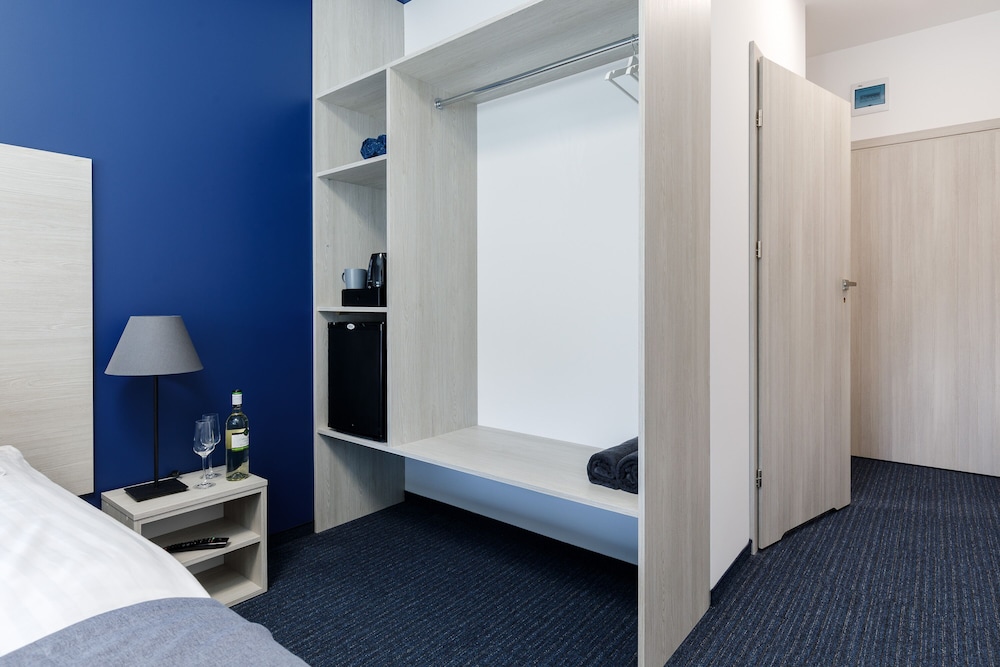 Classic Double or Twin Room - Photo 3