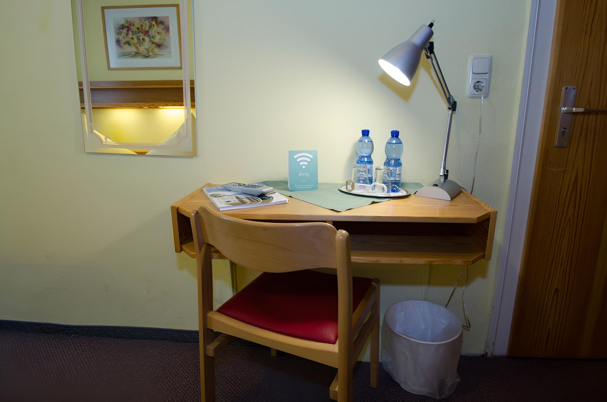 Single Room photo 2