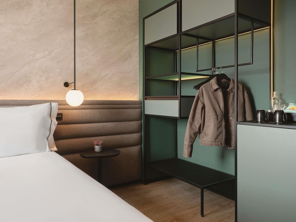 Superior Room, 1 Queen Bed, Accessible