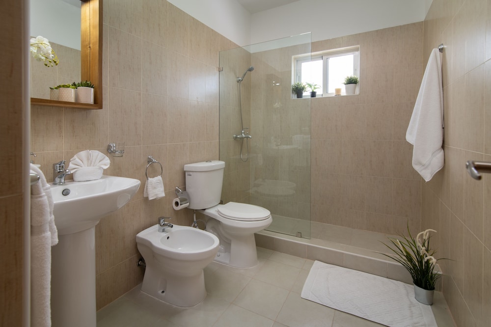 Superior Two Bedrooms & Two Bathrooms photo 3