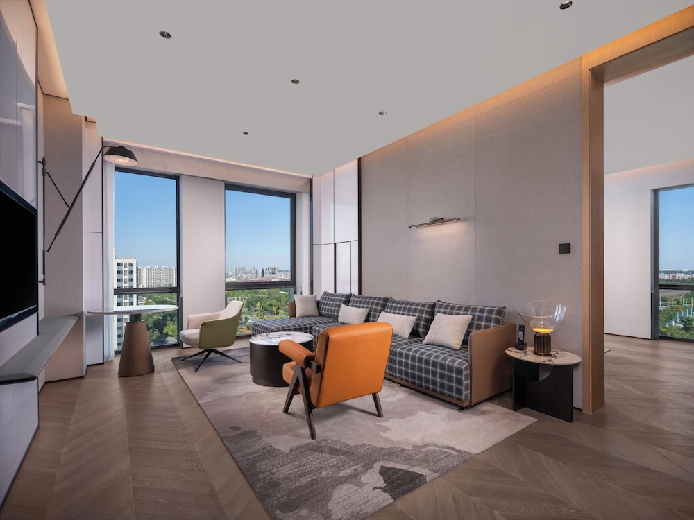 Suite, 1 Bedroom, City View