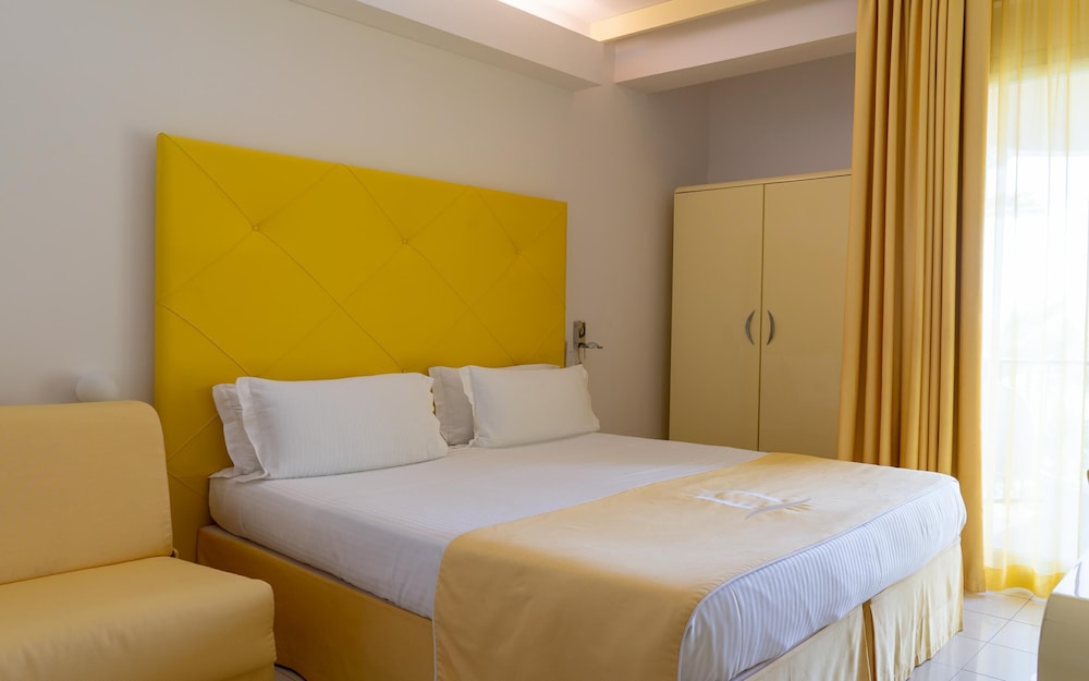 Classic Double Room - Photo 5