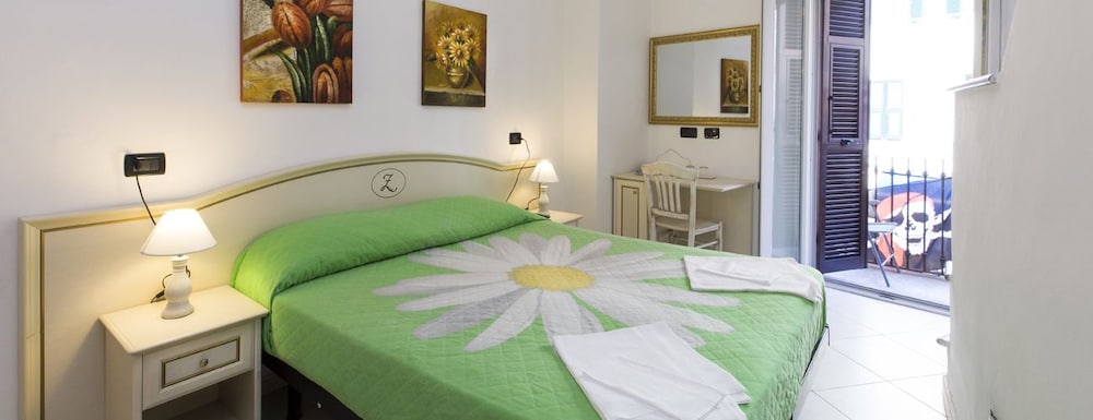 Triple Room - Photo 1