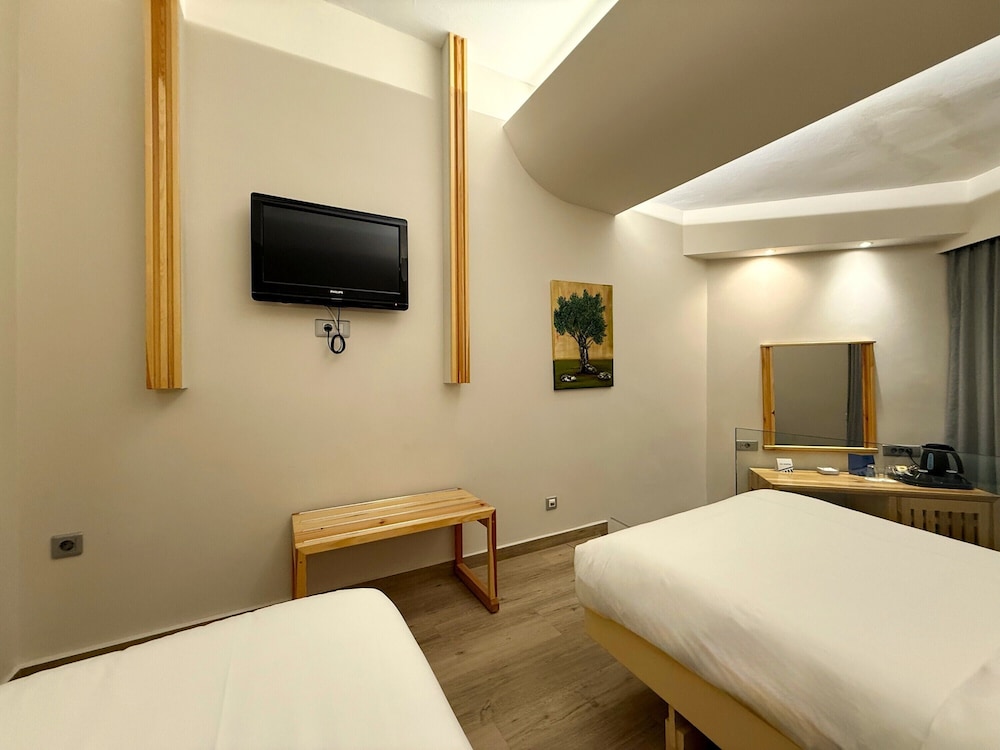 Superior Double or Twin Room - Photo 4