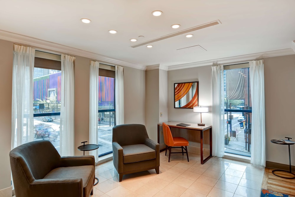 Suite, 1 Bedroom (1 King Bed) - Photo 1