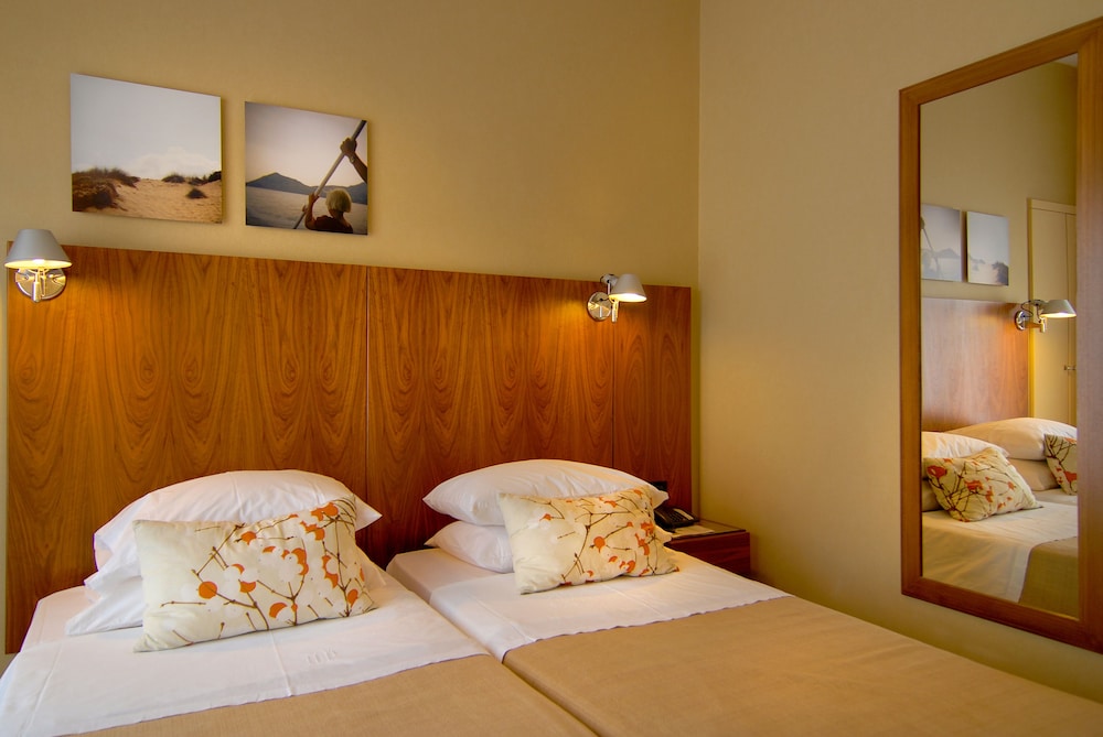 Standard Double or Twin Room, Non Smoking photo 3