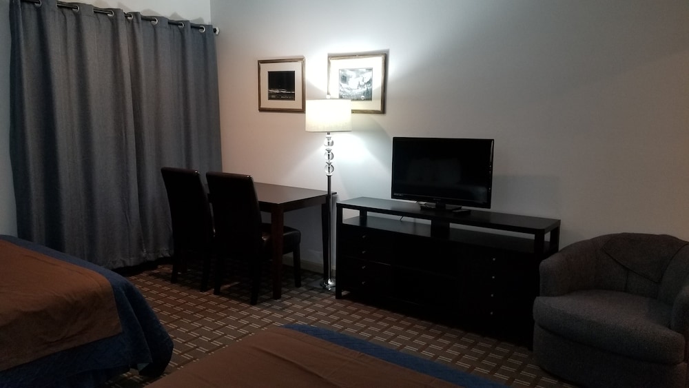 Standard Room, 1 Queen Bed photo 2