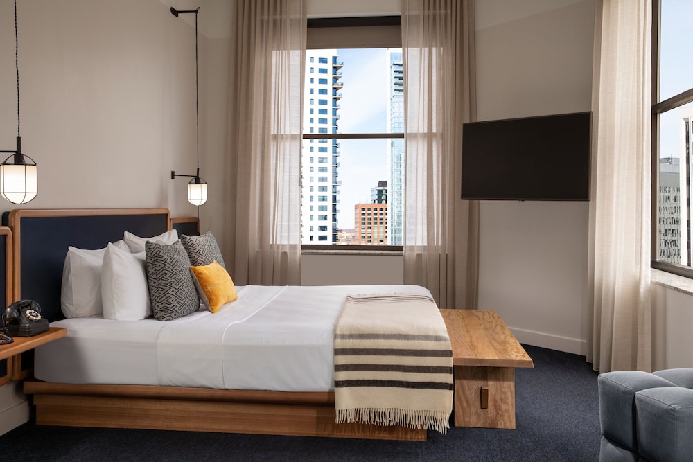 Room - Photo 1