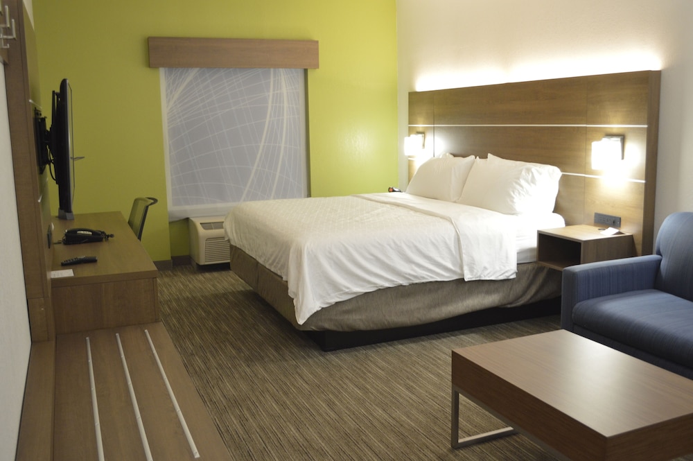 Suite, 1 King Bed, Accessible (Communications Accessible) - Photo 1