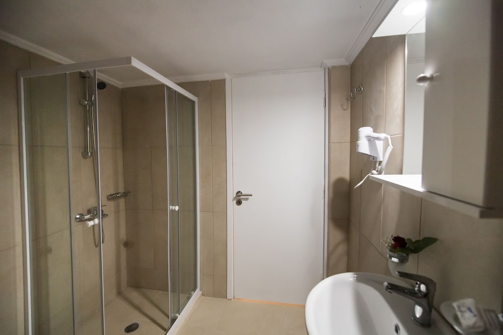 Suite (2 Adults) photo 2
