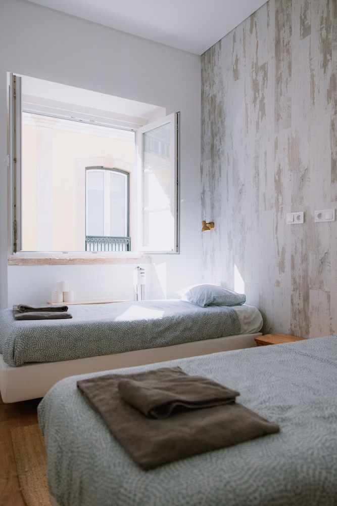 Basic Twin Room - Photo 6