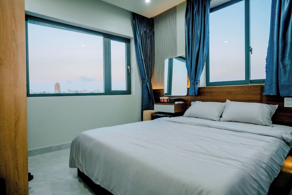 Superior Double Room, Partial Ocean View - Photo 6