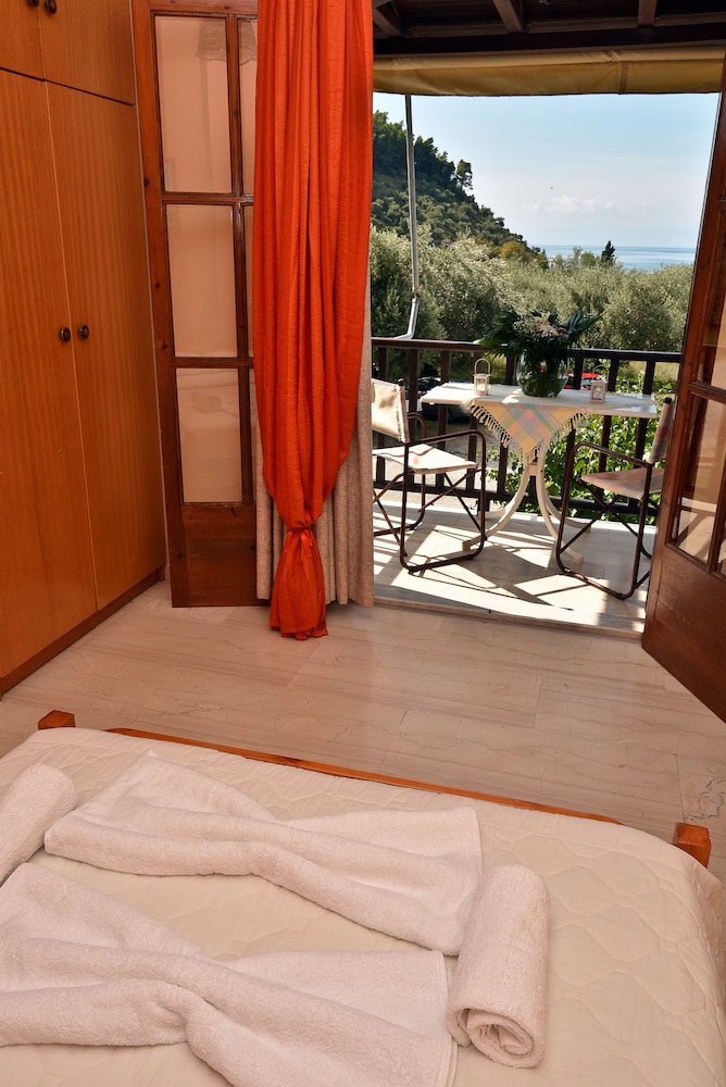 Studio, Partial Sea View photo 1