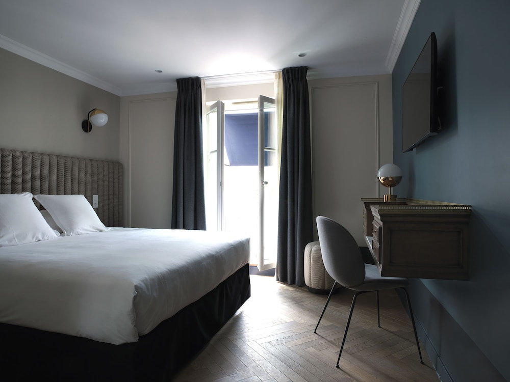 Signature Suite