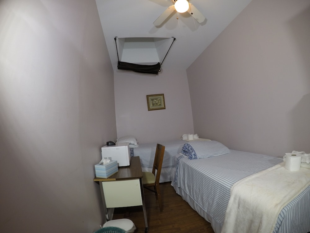 Superior Room, Shared Bathroom - Photo 4