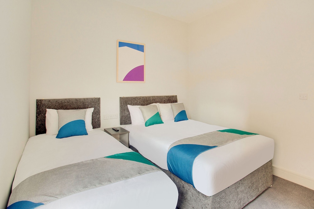 Suite, Ensuite photo 3