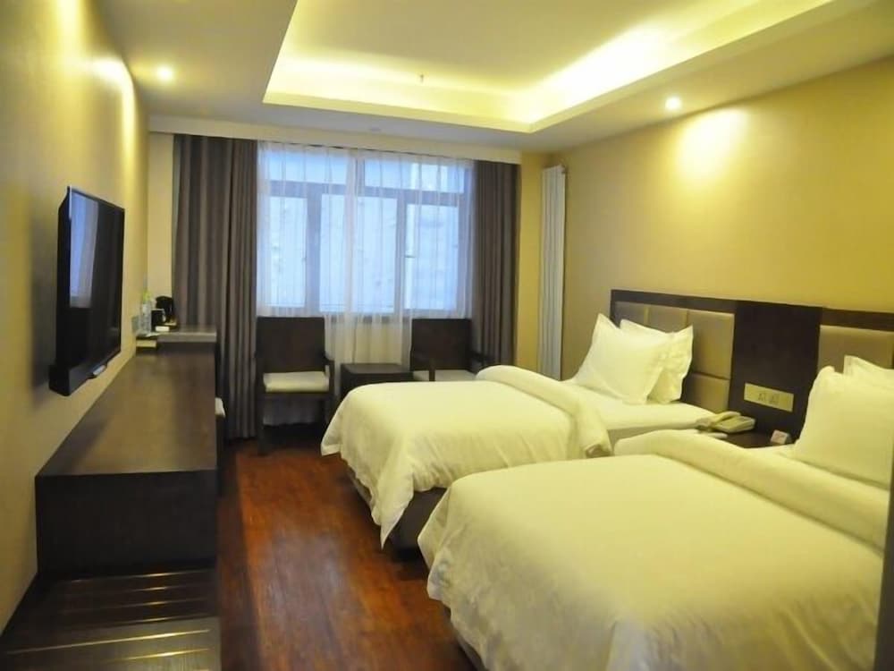 Twin Room (Super Sassy) photo 1