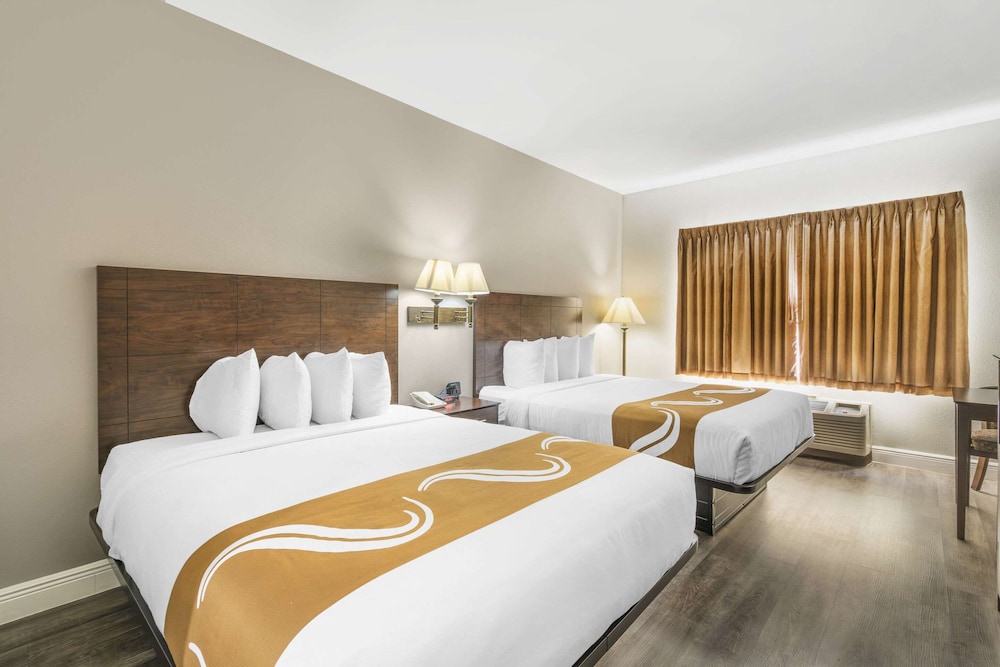 Standard Room, 2 Queen Beds, Non Smoking - Photo 1