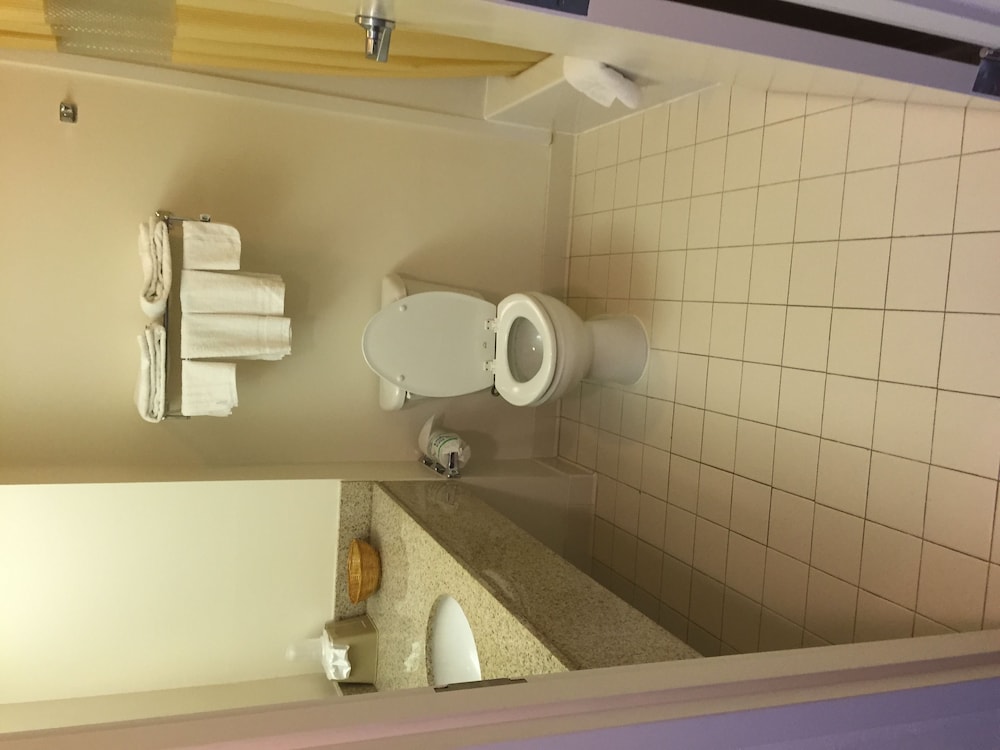 Standard Room, 1 Queen Bed, Non Smoking photo 2