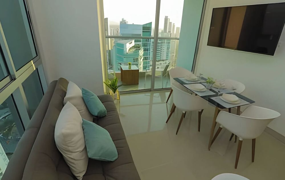 Apartment photo 2