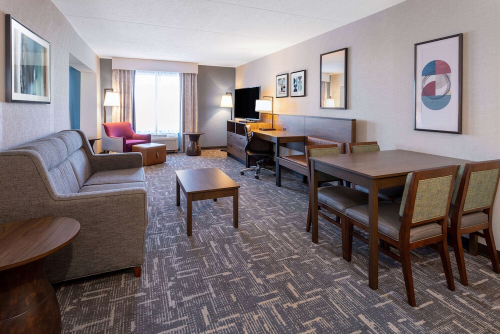 Luxury Suite, 2 Queen Beds, Non Smoking - Photo 3