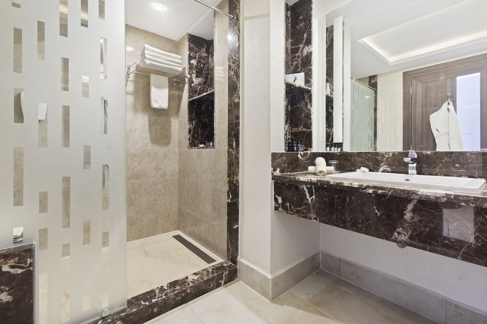 Prestige Suite - Photo 5