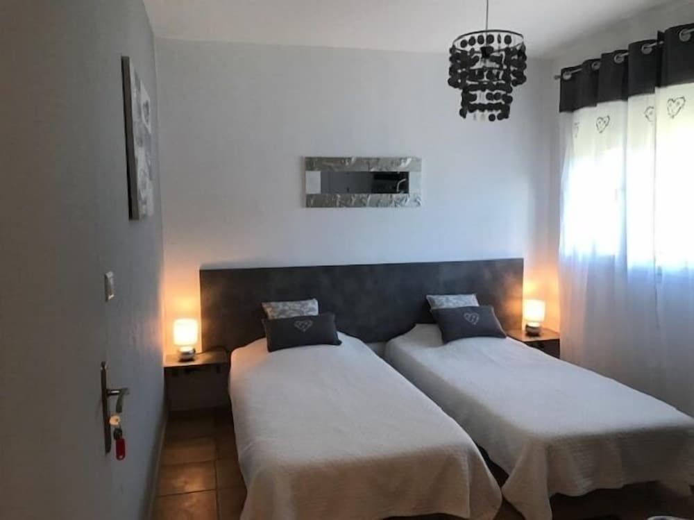 Twin Room (Les Mouettes) photo 1
