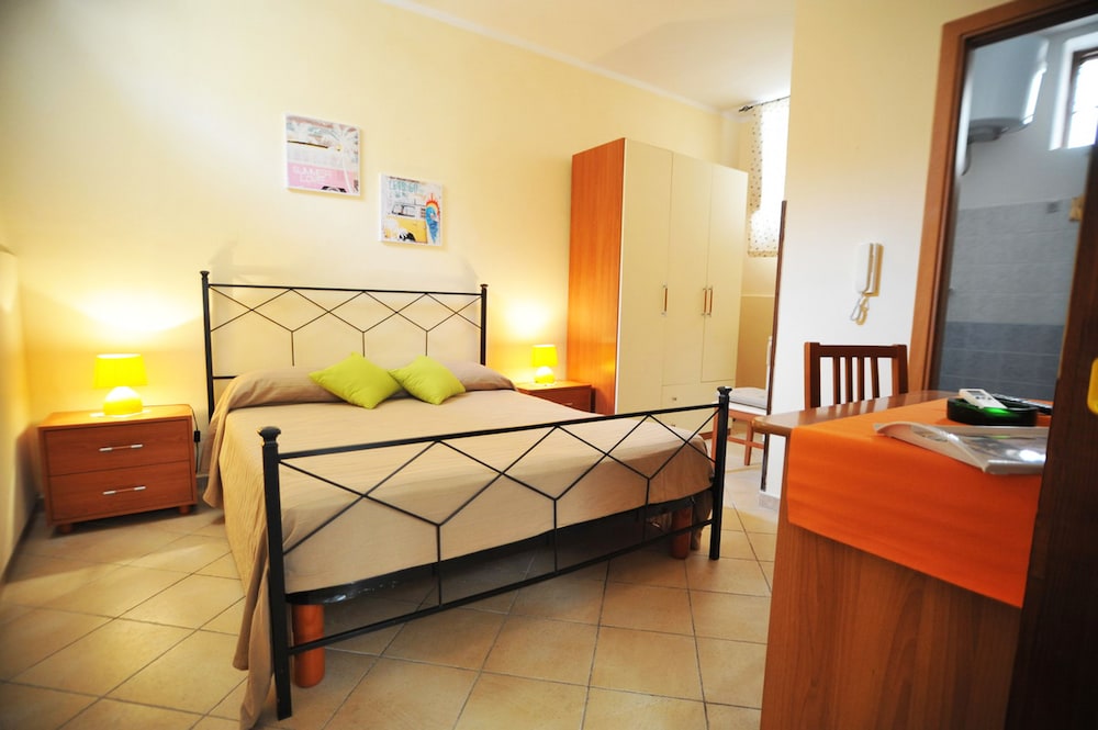 Double Room (No.2)
