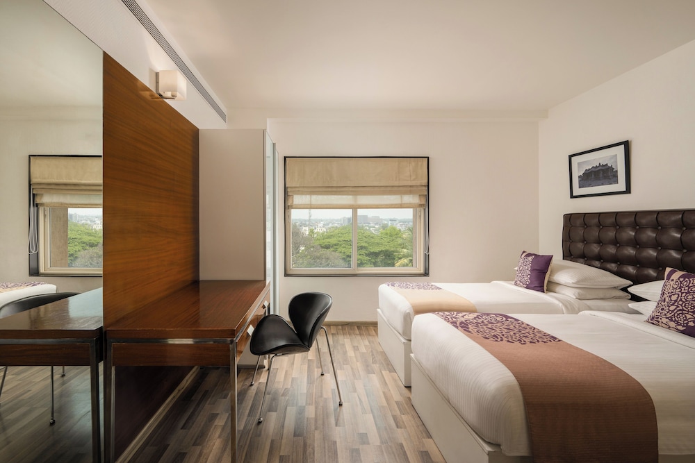 Suite, 2 Bedrooms, Balcony