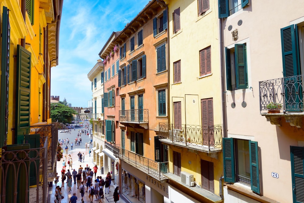Classic Double or Twin Room, Piazza Bra View, Annex Building photo 3