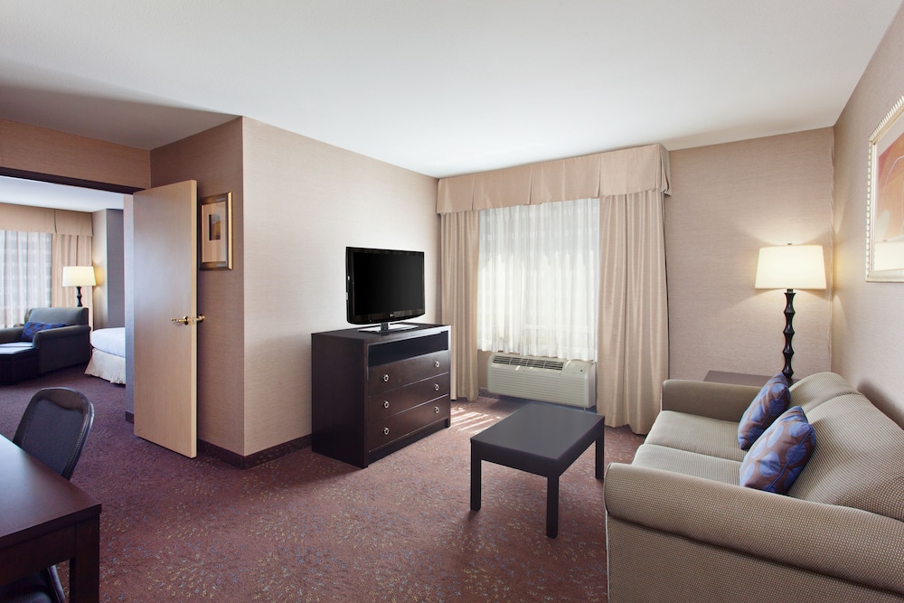 Room, 1 Bedroom - Photo 3