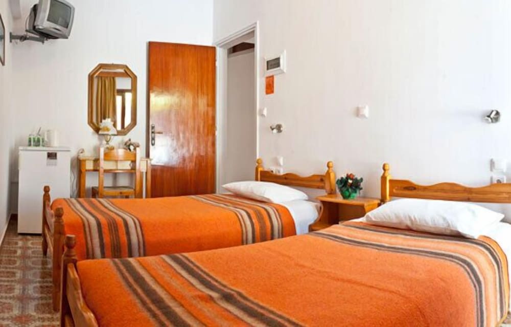 Basic Double Room photo 2