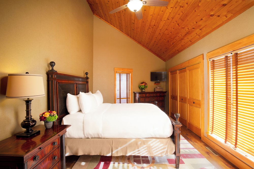 Accessible Deer Path Lodge