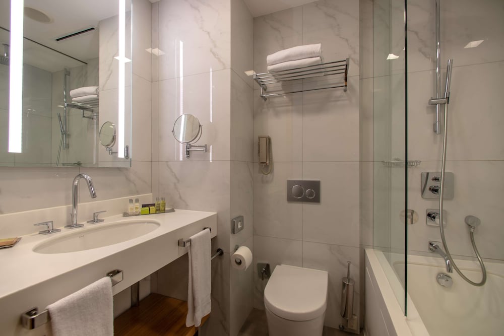Deluxe Room, Sea View thumbnail 6