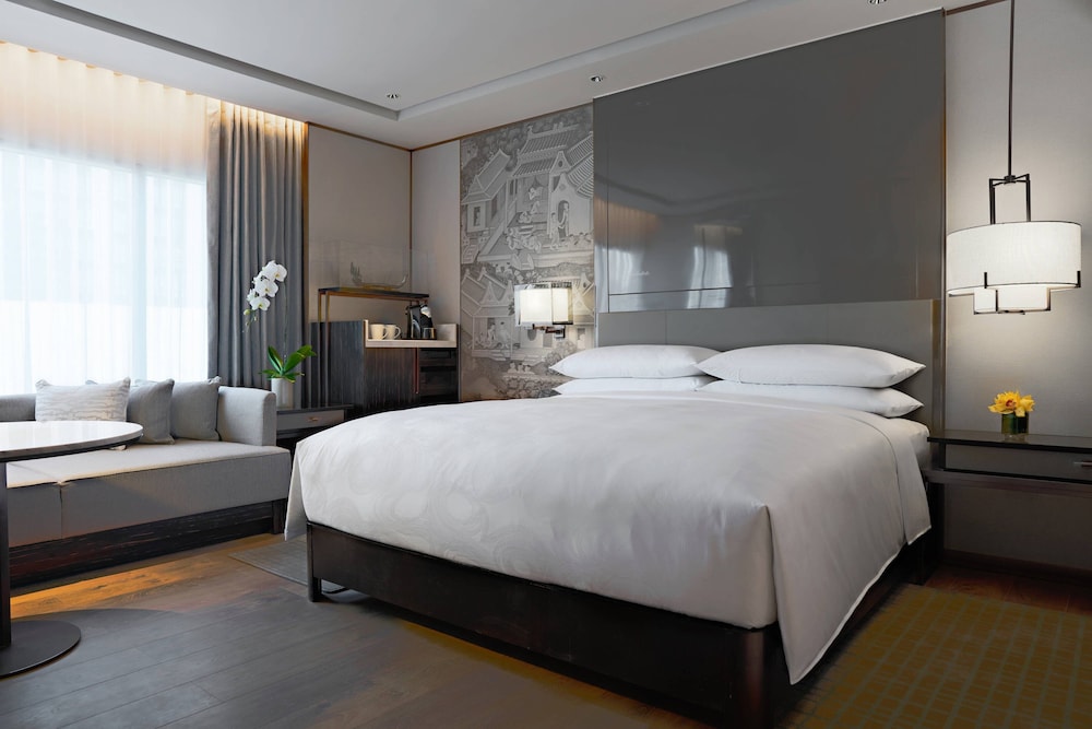Executive Suite, 1 Bedroom, City View