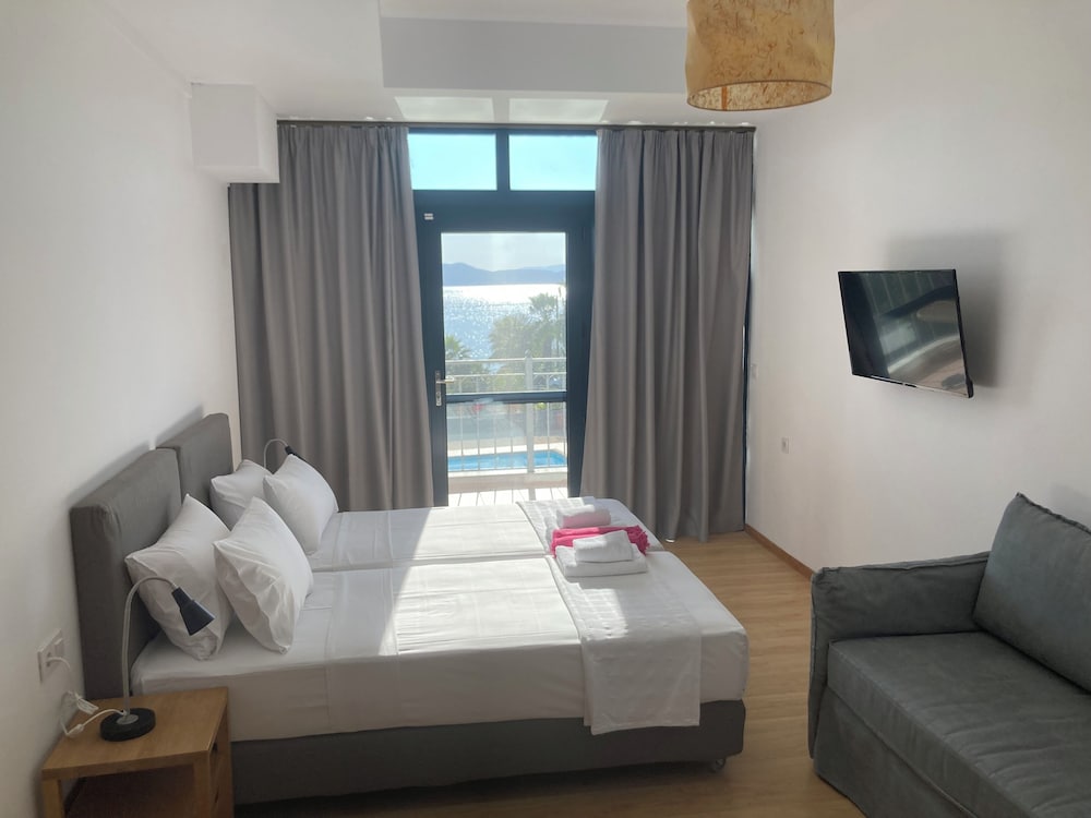 Family Room, Sea View photo 2